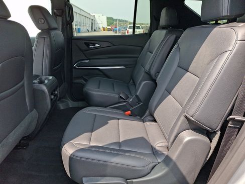 Used 2025 Chevrolet Traverse LT AWD/4WD image 10