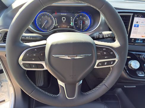 New 2026 Chrysler Voyager LX FWD image 16