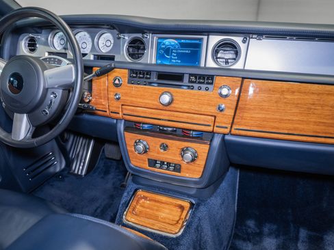 Used 2011 Rolls-Royce Phantom Sedan RWD image 56