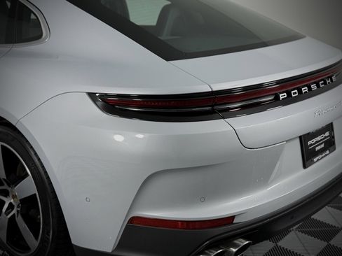 Used 2025 Porsche Panamera 4 image 12