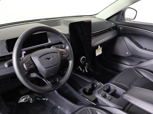Used 2025 Ford Mustang Mach-E Premium AWD/4WD image 27