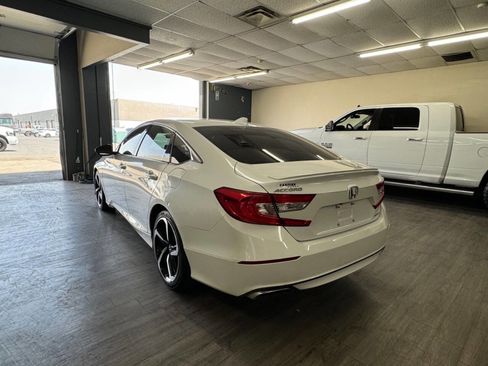 Used 2018 Honda Accord Sport image 6