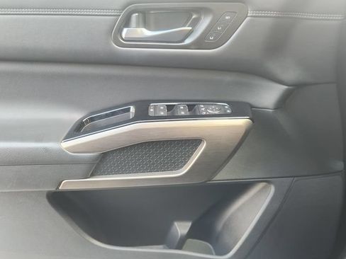 Used 2023 Nissan Pathfinder Platinum FWD image 23