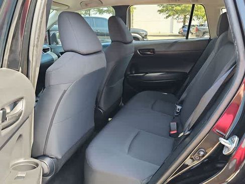 Used 2022 Toyota Corolla Cross LE FWD image 16