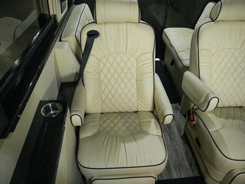 Used 2020 Mercedes-Benz Sprinter 3500 image 34