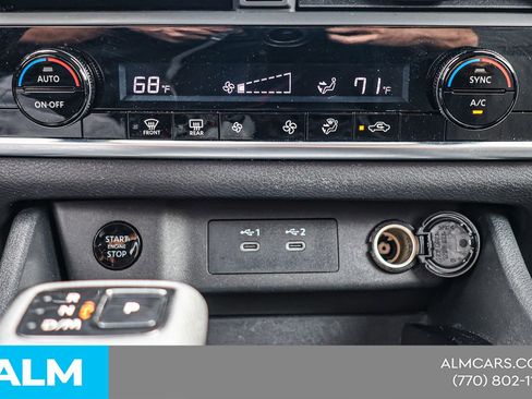 Used 2025 Nissan Rogue SV image 32