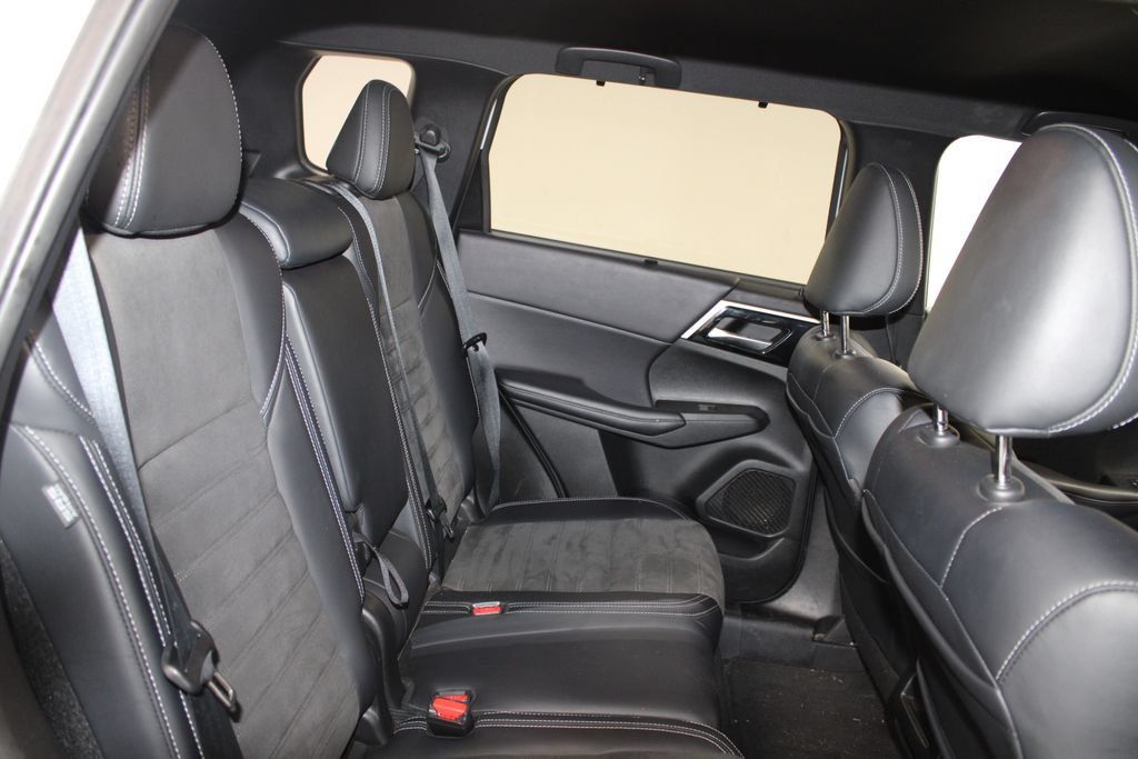 Used 2023 Mitsubishi Outlander SE Black Edition AWD/4WD image 22