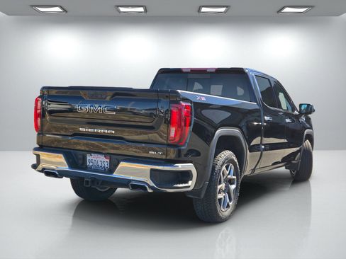 Used 2023 GMC Sierra 1500 SLT w/ SLT Premium Package AWD/4WD image 4