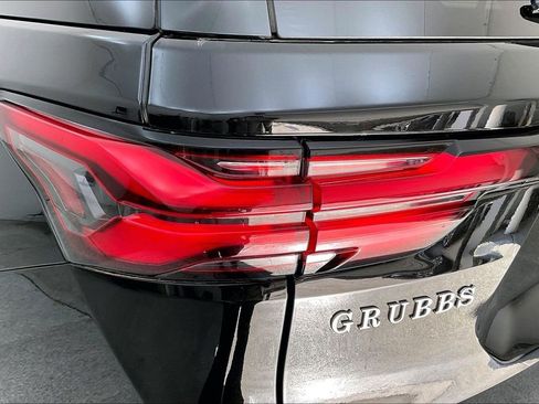 Used 2023 Chevrolet Traverse RS w/ LPO, Floor Liner Package image 38