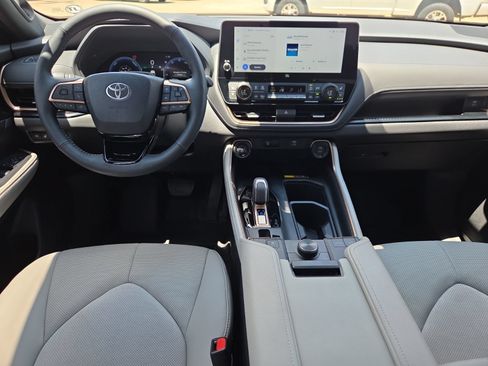 Used 2026 Toyota Grand Highlander AWD Hybrid image 12