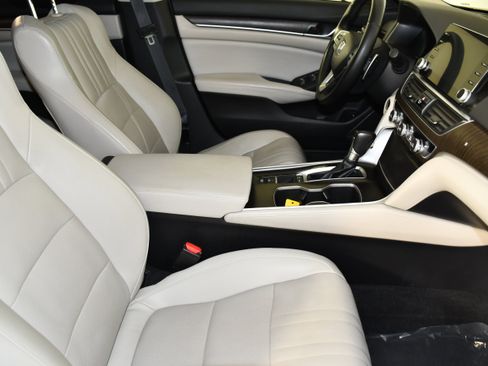 Used 2018 Honda Accord Touring image 44