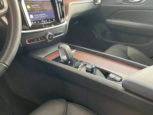 Used 2025 Volvo V60 B5 Cross Country Plus image 41