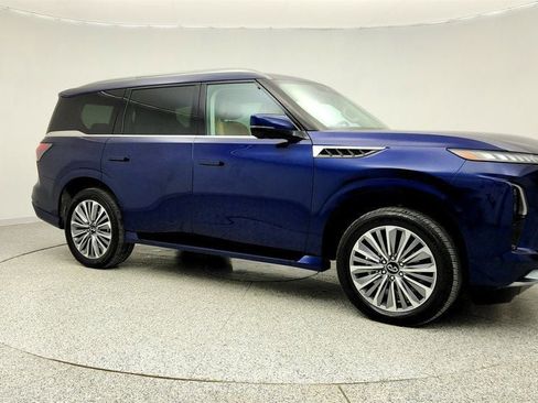 Used 2025 INFINITI QX80 Sensory image 3