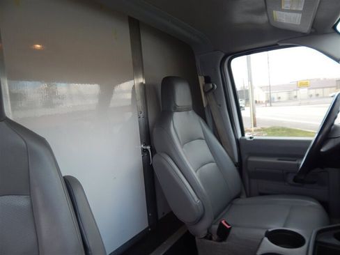 Used 2014 Ford E-350 and Econoline 350 Super Duty image 12