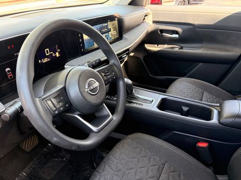 Used 2025 Nissan Kicks SV FWD image 18
