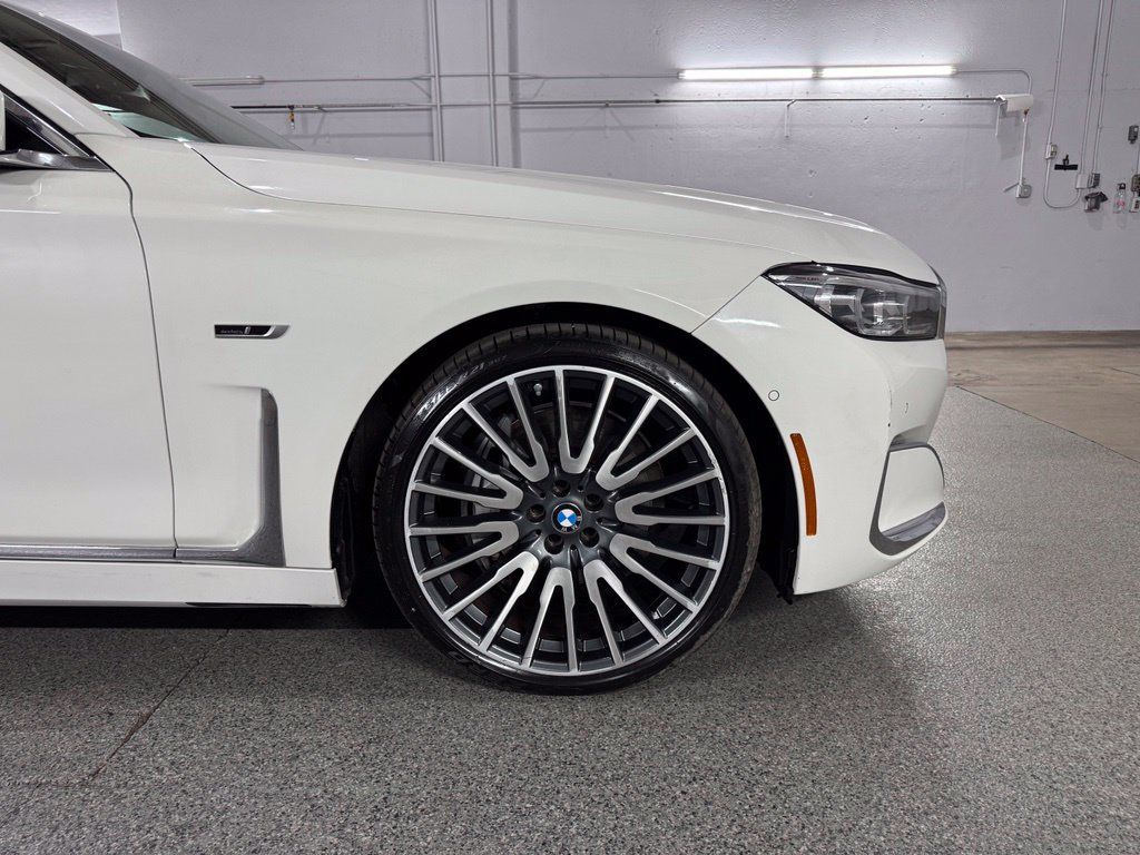 Used 2022 BMW 745e xDrive AWD/4WD image 6