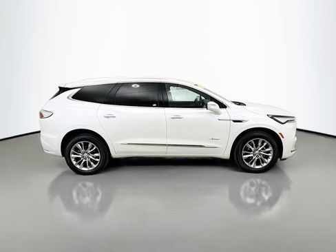 Used 2023 Buick Enclave Avenir image 8