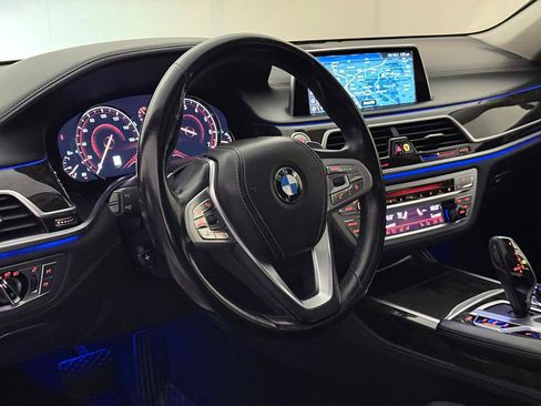 Used 2018 BMW 750i xDrive AWD/4WD image 19