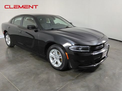 Used 2022 Dodge Charger SXT RWD image 3
