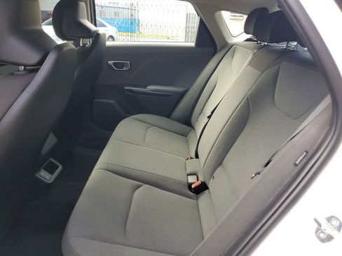 Used 2025 Kia K4 LXS image 13