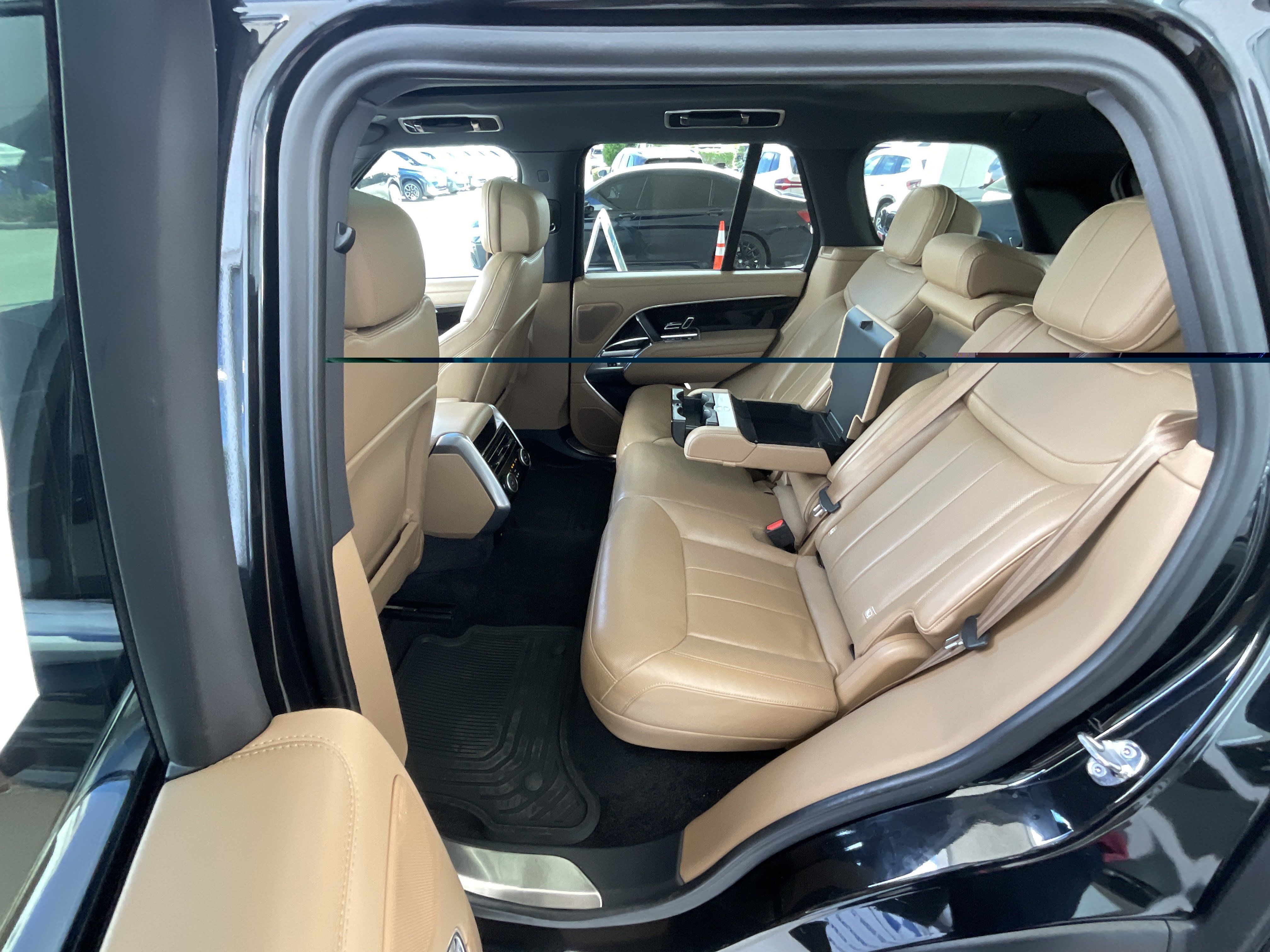 Used 2024 Land Rover Range Rover SE AWD/4WD image 26