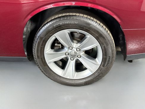 Used 2022 Dodge Challenger SXT RWD image 35