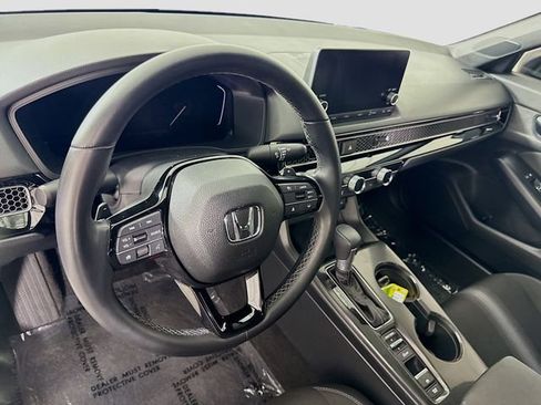 Used 2025 Honda Civic Sport image 9