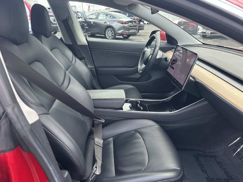 Used 2018 Tesla Model 3 Long Range RWD image 29
