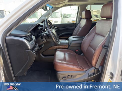 Used 2020 Chevrolet Suburban Premier w/ Premier Plus Edition image 15