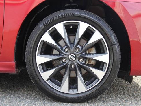 Used 2018 Nissan Sentra SR w/ Premium Package (P02) FWD image 14