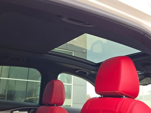 New 2025 Alfa Romeo Stelvio Sprint image 11