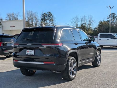 New 2026 Jeep Grand Cherokee Limited w/ Luxury Tech Group II RWD image 3