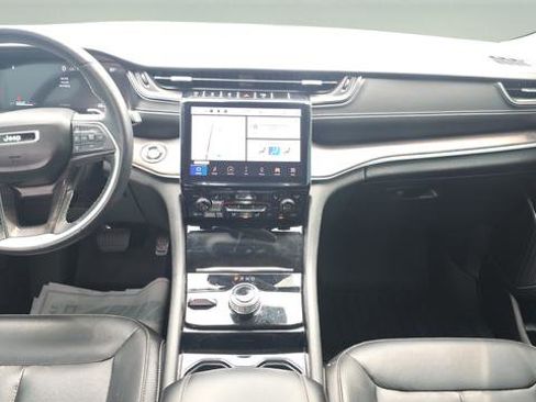 Used 2021 Jeep Grand Cherokee L Limited AWD/4WD image 10