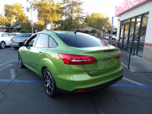 Used 2018 Ford Focus SEL image 4