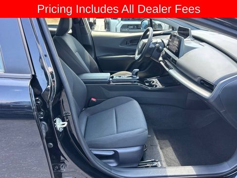 Used 2024 Toyota Prius LE FWD image 17
