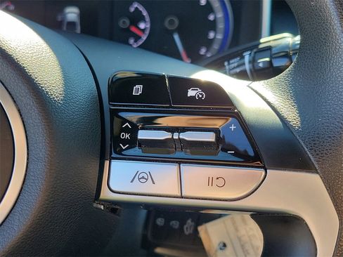 Used 2023 Hyundai Santa Cruz SE image 21