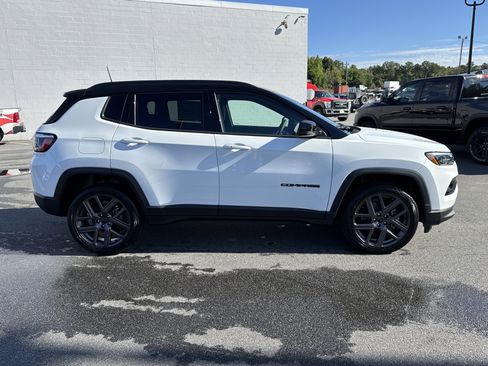 New 2026 Jeep Compass Limited image 9
