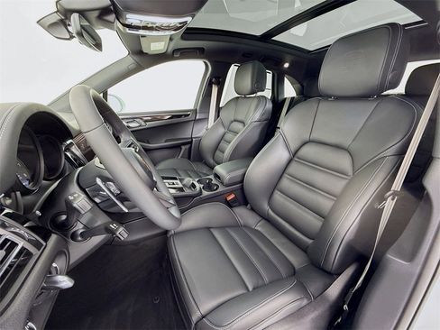 New 2026 Porsche Macan S image 5