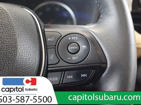 Used 2021 Toyota RAV4 XLE Premium AWD/4WD image 21
