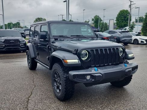 Used 2023 Jeep Wrangler Unlimited w/ Sun & Screen Package AWD/4WD image 1
