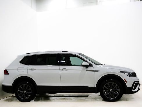 Used 2022 Volkswagen Tiguan SE AWD/4WD image 5