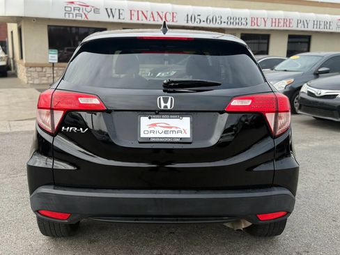 Used 2017 Honda HR-V EX image 4