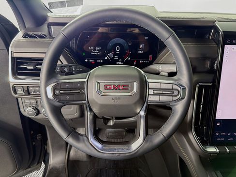 Used 2025 GMC Yukon XL Elevation image 13