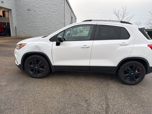 Used 2020 Chevrolet Trax LT w/ Redline Edition FWD image 13