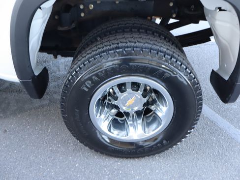Used 2024 Chevrolet Silverado 3500 LT AWD/4WD image 40