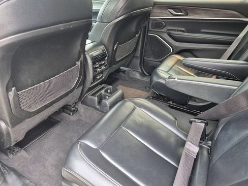 Used 2022 Jeep Grand Cherokee L Limited AWD/4WD image 26