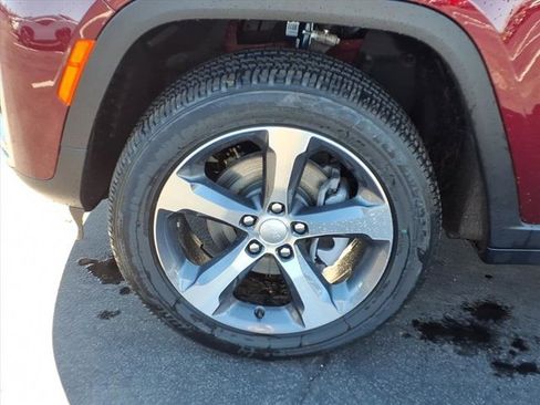 New 2026 Jeep Grand Cherokee Limited image 18