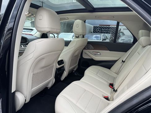 Used 2023 Mercedes-Benz GLE 350 w/ AMG Line Exterior image 17