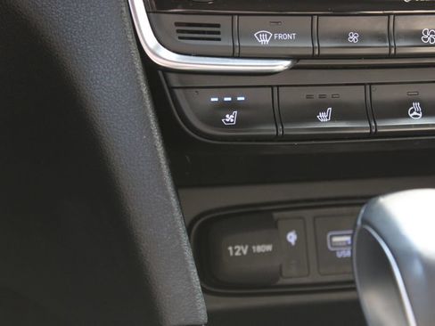 Used 2020 Hyundai Santa Fe Limited AWD/4WD image 12