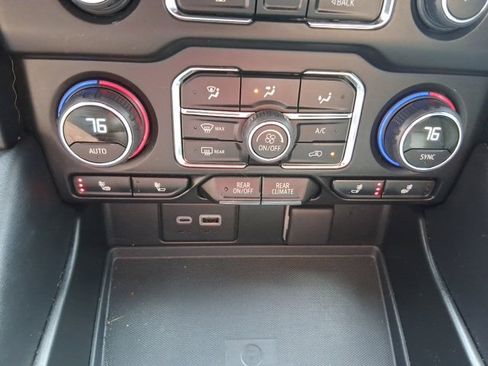 Certified 2024 Chevrolet Suburban Z71 image 35